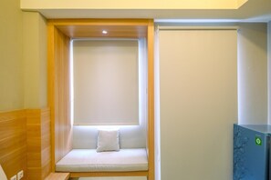 Room | Free WiFi, bed sheets - Wonderful Studio Apartment at Mustika Golf Residence (Cikarang)