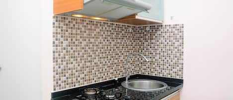 Phòng | Bếp riêng | Tủ lạnh, bếp nấu, dụng cụ nấu nướng/bát dĩa/dao nĩa