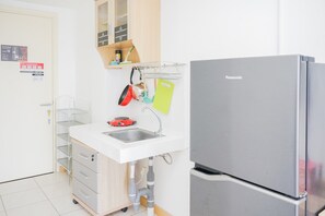 룸 | 전용 주방 | 냉장고, 쿡탑, 조리 도구/접시/주방 기구