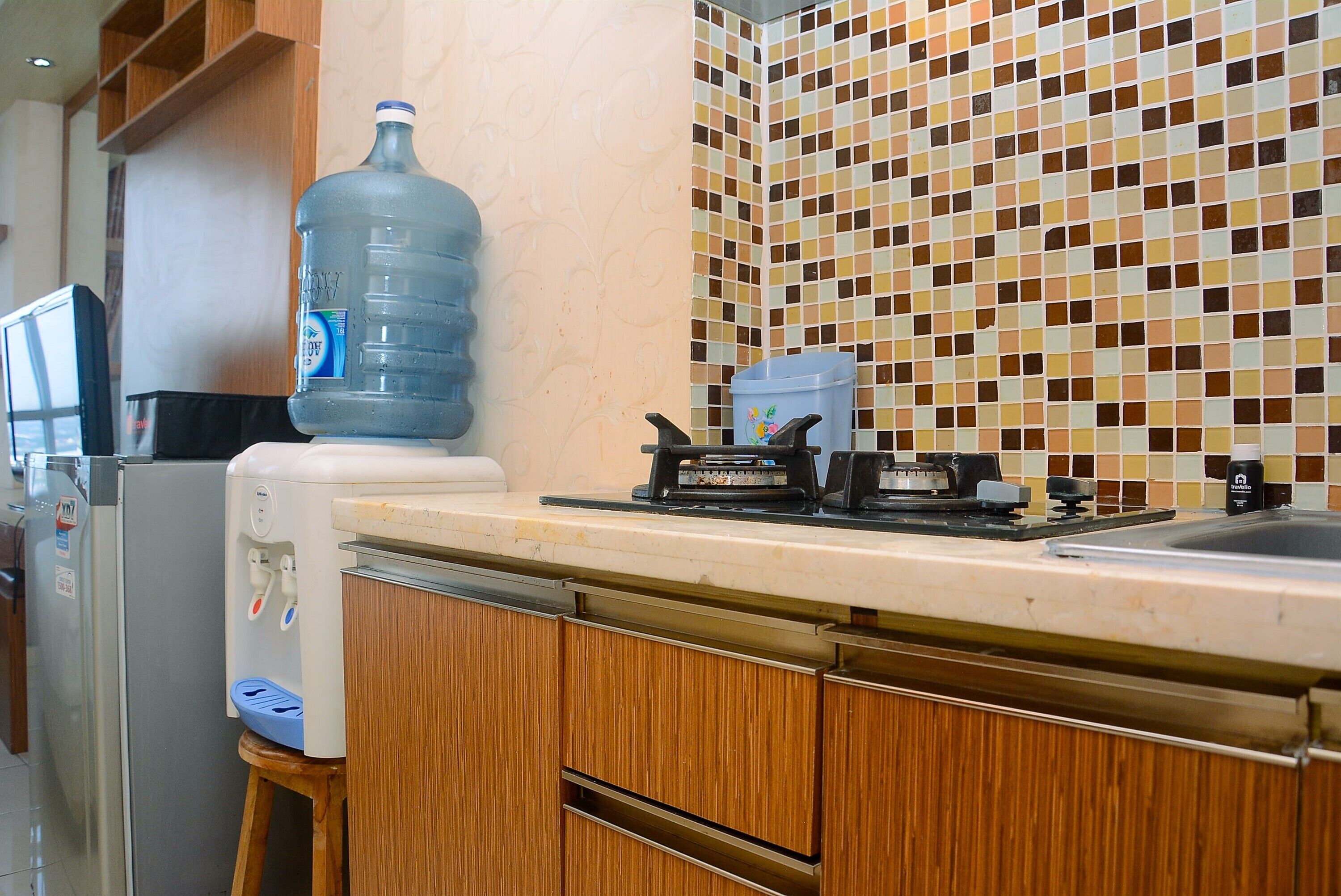 Room | Private kitchen | Fridge, stovetop, dishwasher, cookware/dishes/utensils