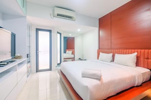 Room | Free WiFi, bed sheets - Comfort Studio Tamansari Sudirman Apartment (Jakarta)
