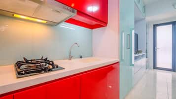 Room | Private kitchen | Fridge, stovetop, cookware/dishes/utensils