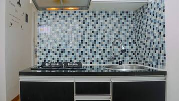 Room | Private kitchen | Fridge, stovetop, cookware/dishes/utensils