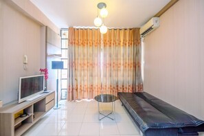 1 bedroom, free WiFi, bed sheets - Spacious and Comfortable @ 1BR Salemba Residence Apartment (Jakarta)