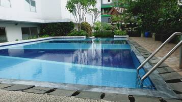 Kolam renang outdoor