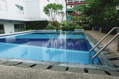 Comfortable 2BR Bassura City Apartment near Bassura Mall