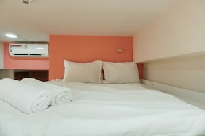 Room | Free WiFi, bed sheets