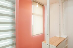 Room | Free WiFi, bed sheets - Best Studio Apartment Vittoria Residence with Sofa Bed (Jakarta)