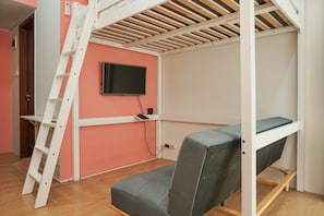 Room | Free WiFi, bed sheets