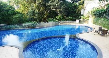Comfy Studio At Dago Suites Apartment