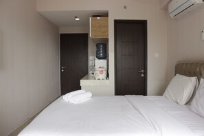 Free WiFi, bed sheets - Comfy Studio Room at Mekarwangi Square Apartment Cibaduyut (Bandung)