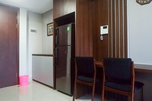 1 bedroom, free WiFi, bed sheets - Classy 1BR Apartment with Pool View at Grand Sungkono Lagoon (Surabaya)