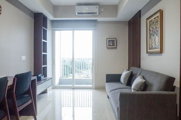 1 bedroom, free WiFi, bed sheets - Classy 1BR Apartment with Pool View at Grand Sungkono Lagoon (Surabaya)