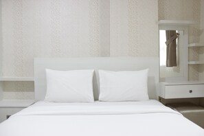 Room | 2 bedrooms, bed sheets - Picturesque 2BR Apartment at Gateway Pasteur near Exit Toll (Cimahi)