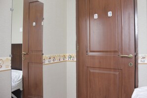 Room | 2 bedrooms, free WiFi, bed sheets