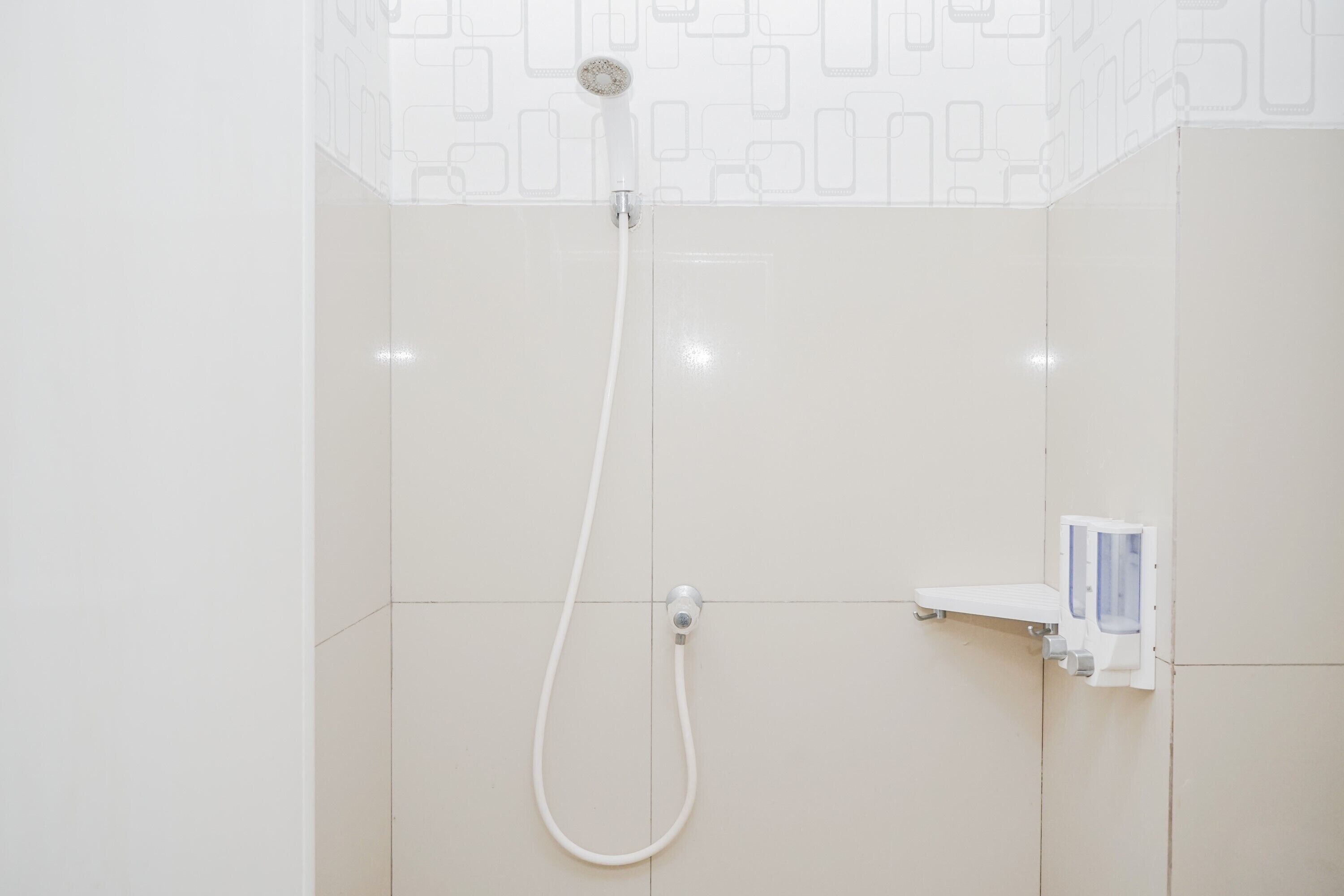 Room | Bathroom | Shower, free toiletries, towels