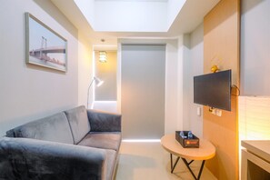 1 bedroom, free WiFi, bed sheets - Comfort 1BR Apartment at Mustika Golf Residences (Cikarang)