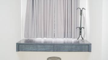 Room | Free WiFi, bed sheets