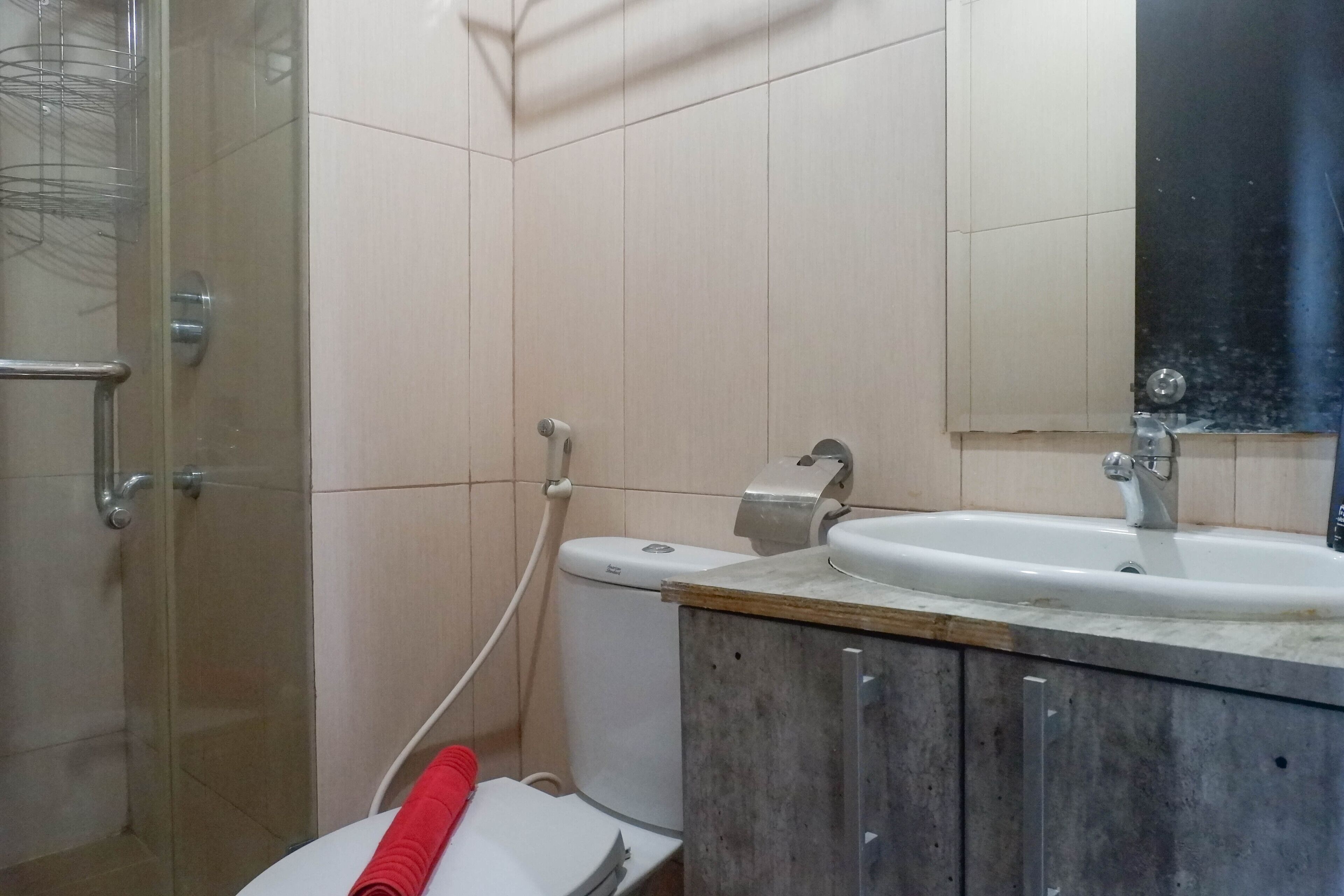 Room | Bathroom | Shower, free toiletries, towels