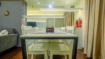 Room | 2 bedrooms, free WiFi, bed sheets