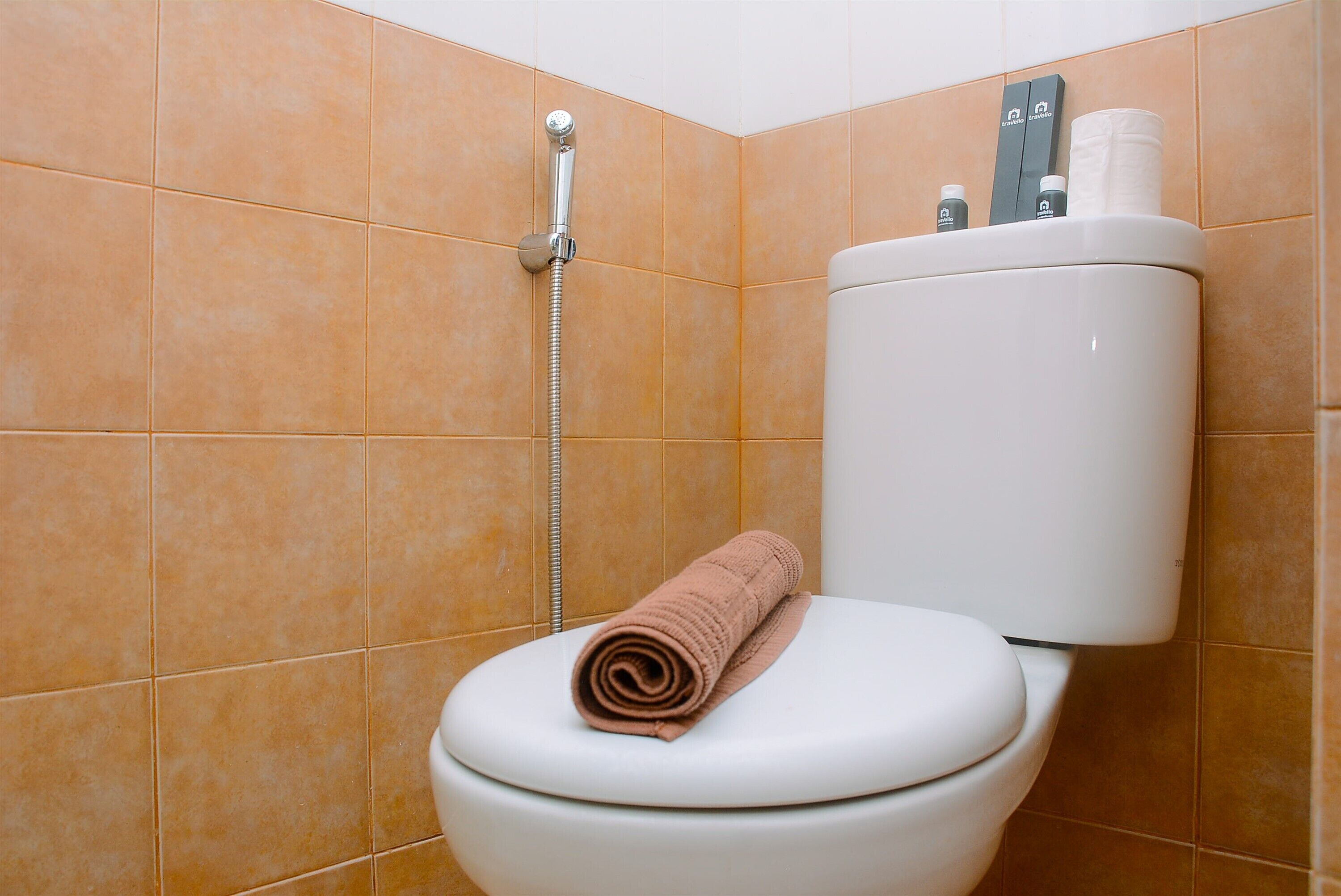 Habitación | Baño | Ducha, artículos de higiene personal gratuitos y toallas