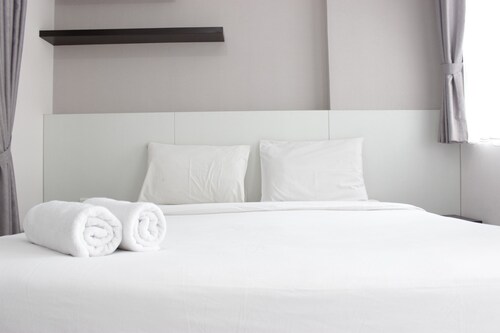 Artistic 1BR Apartment at Gateway Pasteur near Exit Toll Pasteur