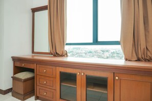 3 bedrooms, free WiFi, bed sheets - Spacious and Good 3BR Pangeran Jayakarta Apartment (Jakarta)