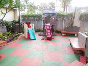 Área de juegos infantiles al aire libre