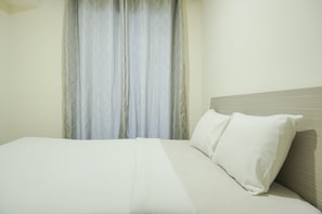 Room | 2 bedrooms, free WiFi, bed sheets - Comfy and Modern 2BR at Meikarta Apartment (Cikarang)