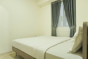Room | 2 bedrooms, free WiFi, bed sheets - Brand New and Modern 2BR Meikarta Apartment (Cikarang)