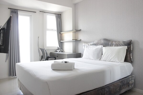 Room | 2 bedrooms, free WiFi, bed sheets - Simply 2BR without Living Room Apartment at Parahyangan Residence (Bandung)