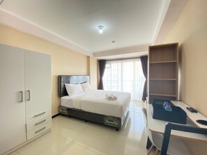 Interior - Sunnyside Studio Room at Apartment Gateway Pasteur near Exit Toll Pasteur (Cimahi)
