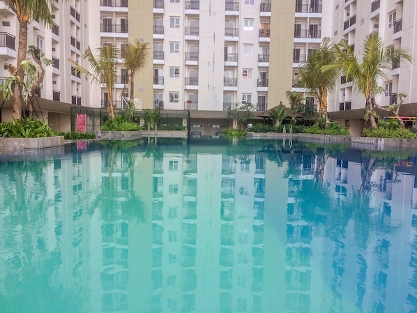 Outdoor pool - Marvelous & Scenic 2BR at Jarrdin Cihampelas Apartment (Bandung)