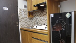 Room | Private kitchen - Marvelous & Scenic 2BR at Jarrdin Cihampelas Apartment (Bandung)