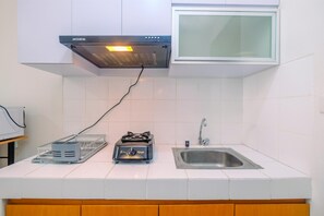 Room | Private kitchen | Fridge, microwave, stovetop, dishwasher