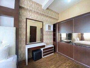 Room | 1 bedroom, free WiFi, bed sheets - Spacious 1BR at Tamansari Panoramic Apartment near Metro Indah Mall (Bandung)