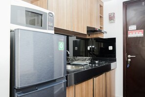 Chambre | Cuisine privée | Réfrigérateur, surface de cuisson, bouilloire électrique