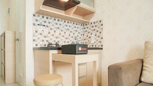 Room | 2 bedrooms, desk, free WiFi, bed sheets - Comfort 2BR Green Pramuka City Apartment near Shopping Center (Jakarta)