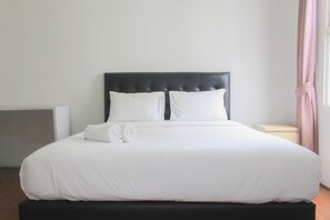 Free WiFi, bed sheets - Cozy and Homey Studio Room Apartment at Silkwood Residences (Tangerang)