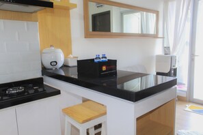 2 bedrooms, free WiFi, bed sheets - Comfortable 2BR at Emerald Bintaro Apartment (South Tangerang)