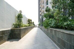 المنشأة من الخارج