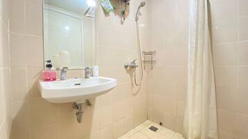 Room | 1 bedroom, free WiFi, bed sheets