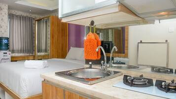 Free WiFi, bed sheets