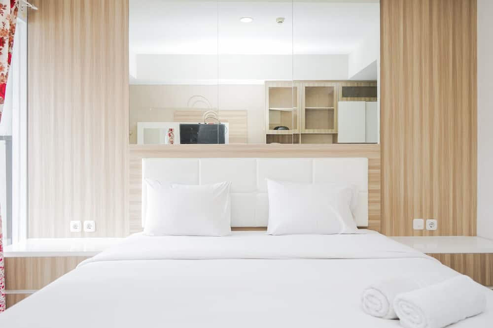 Simply Strategic and Comfy Studio Paramount Skyline Apartment