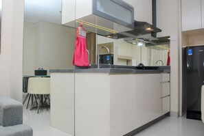 2 bedrooms, free WiFi, bed sheets - Comfortable 2BR Apartment at Pejaten Park Residence (Jakarta)