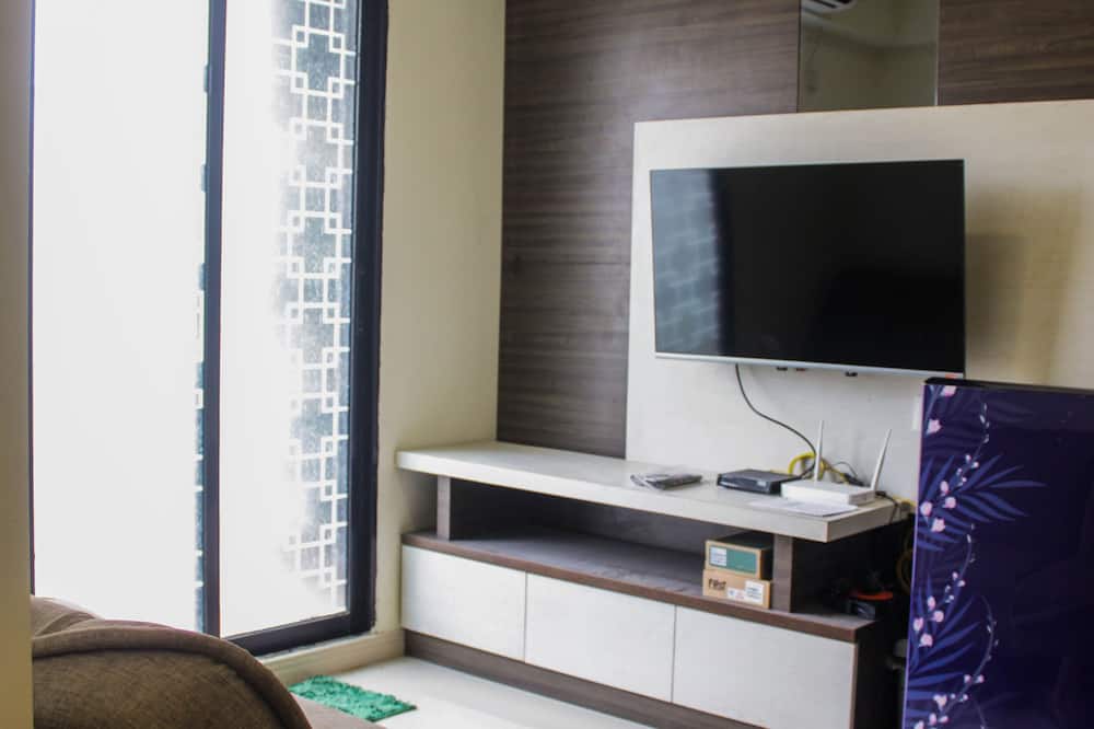 Homey and Enjoy 2BR at Meikarta Apartment - Kec. Serang Baru
