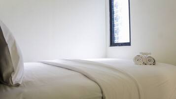 Room | 2 bedrooms, free WiFi, bed sheets