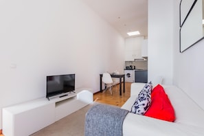 Apartment, 2 Bedrooms | Living area