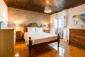 House, 3 Bedrooms, Non Smoking | Iron/ironing board, cribs/infant beds, bed sheets