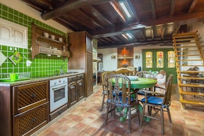 House, 3 Bedrooms, Non Smoking | Private kitchen | Fridge, microwave, oven, stovetop - Casa Mont'Santo (Idanha-a-Nova)